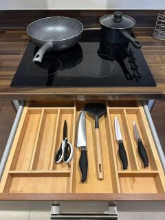 City Gem with River Views Near Canary Wharf & O2 - 3