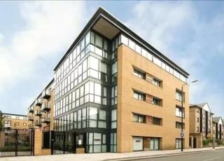 City Gem with River Views Near Canary Wharf & O2 - 1
