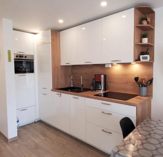 Bright cocoon with pool - facing the sea - 6