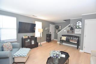 Three bed, Two Bath Townhome - 6