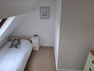 4 Bedroom House in Saltdean, Brighton - 4