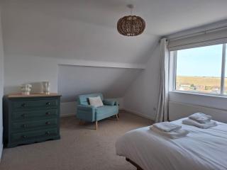 4 Bedroom House in Saltdean, Brighton - 3