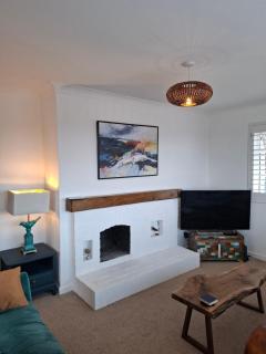 4 Bedroom House in Saltdean, Brighton - 2