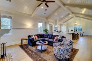 AV3-23: 3 23rd Avenue - 9