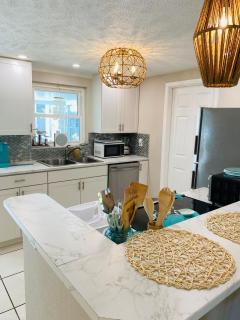 Family Pool Home Near Venice Beaches - 7