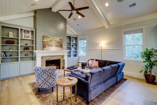 AV3-23: 3 23rd Avenue - 5