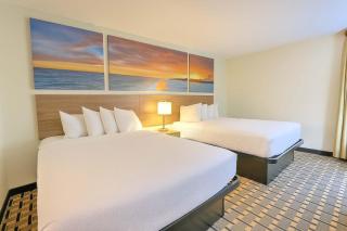 Hotel Carolina Suite - 2 Queen Beds - 5