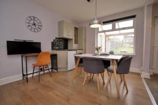 Whitley House - Stylish 3 Bedroom Home near Coventry City Centre - 5