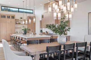 6BR SkyRidge Hot Tub Sauna Views Sleeps 16 - 8