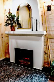 Private Couples Retreat Scenic Hottub -Fireplace - 2