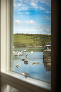 Beachstone, Stylish Creekside Luxury Home - 9