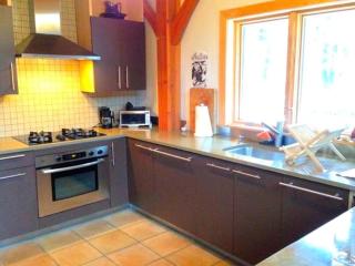 Beautiful Two-Bedroom Cabin Rental Set in the Forests of the Berkshires, Massachusetts - 3