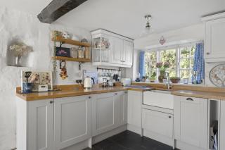 Thatched Cottage & Tranquil Gardens Gated Parking - 4