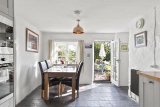 Thatched Cottage & Tranquil Gardens Gated Parking - 2