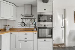 Thatched Cottage & Tranquil Gardens Gated Parking - 3