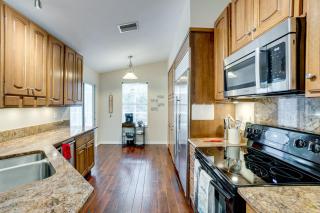 4 Mi to Port Charlotte Town Center Group Retreat! - 6