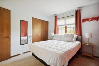 Near Shopping & Dining- The South Bend Bungalow - 4