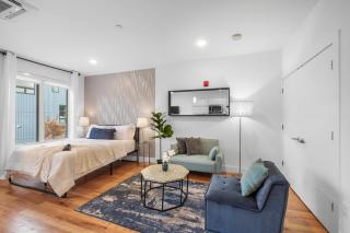 Stylish Studio - Pool, Gym & Balcony Bliss - 3