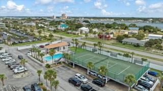 307 Surf Dweller by Alicia Hollis Realtor Rentals - Open March 16th Week - 7