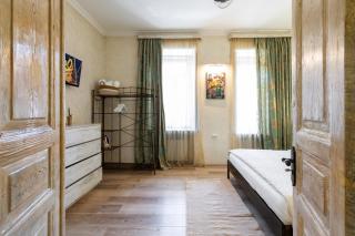 Antique 1BD Retreat near Old Tbilisi - 4