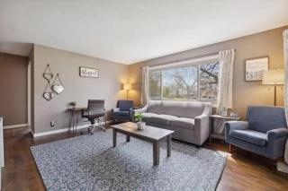 Minutes to Notre Dame - The Light on Brighton - 7