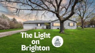 Minutes to Notre Dame - The Light on Brighton - 0
