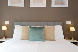 The Central Retreat, contractors & Holidaymakers - 6