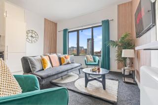 Spacious 2BR Apartment, Sleeps 5, Wi-Fi & Parking - 8