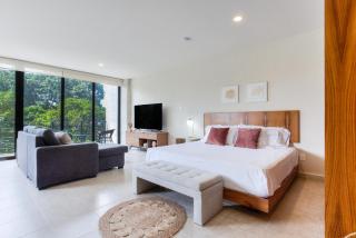 Centrally located apartment with a pool - 9