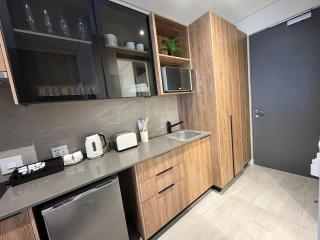 The Hideaway at Menlyn Maine Trilogy - 1