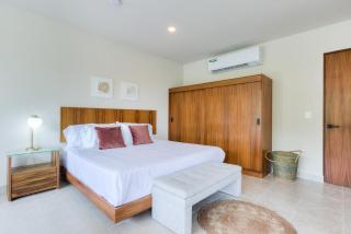 Centrally located apartment with a pool - 3