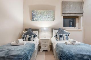 Elegant 3-Bedroom Kensington Flat near Earls Court - 2