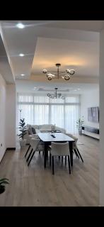 Astonishing 3 Bedroom Apartment - 7