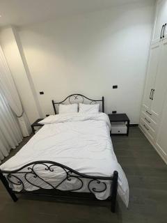 Astonishing 3 Bedroom Apartment - 5