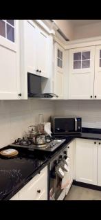 Astonishing 3 Bedroom Apartment - 3