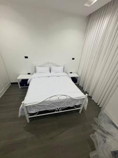 Astonishing 3 Bedroom Apartment - 2