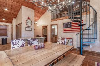 2BR Village At Indian Point 1512 near SDC - Free Tickets Daily up to $500 - 4