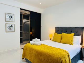 2 Bedroom 2 Bathroom House in Croydon - 9