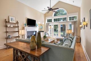 FH61: 61 Fletcher Hall - 6