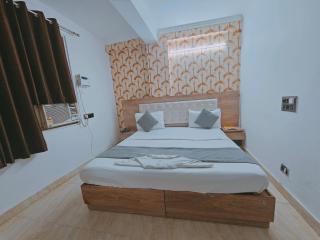 Hotel Sunshine At Delhi Airport - 8