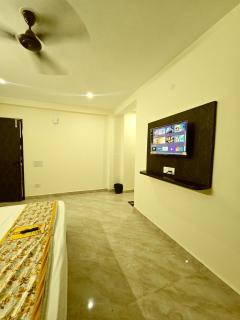 Hotel Sunshine At Delhi Airport - 6