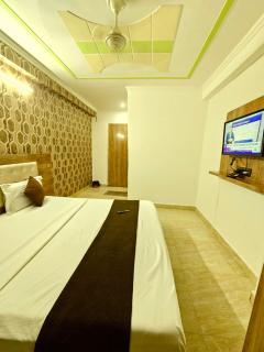 Hotel Sunshine At Delhi Airport - 4