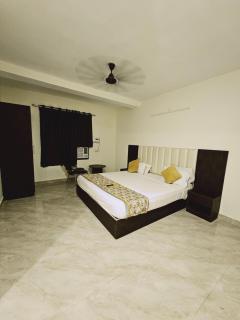 Hotel Sunshine At Delhi Airport - 2