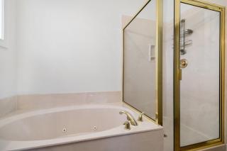 AV8-30: 8 30th Avenue - 5