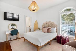 AV8-30: 8 30th Avenue - 2