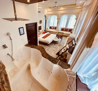 Nirvana Haveli by the Lake - 7