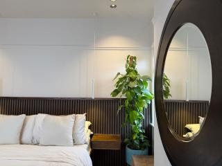 Private King Room - Near AZ and Train Links - 6