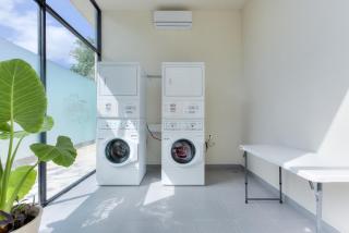 Centrally located apartment with a pool - 8