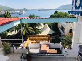 Nirvana Haveli by the Lake - 8