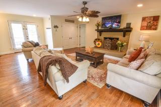 Waterfront Home with Spacious Outdoor Deck Boat Slip - 9